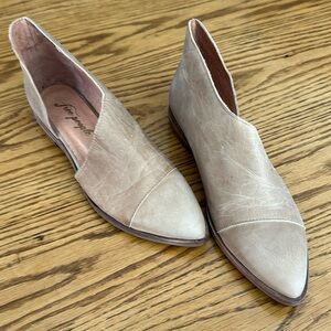 Free People Royale Flat in Brown, size 37.5